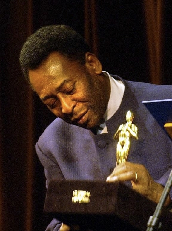 Legendary footballer 'Pele' leaves the world: facts that made him 'Athlete of the century'
